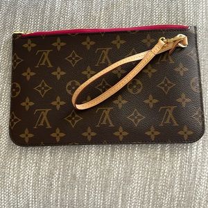 Louis Vuitton Monogram Neverfull MM pochette